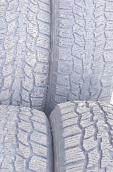 WINTER TIRES- GOOD CONDITION - Photo 2