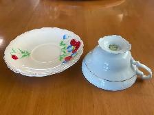 Teacup & Saucer - Photo 3