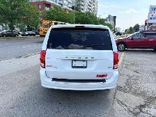 2015 Dodge Grand Caravan SXT FWD SXT 3.6L V6 Stow-N-Go One Owner - Photo 6