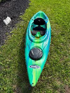 Pelican mustang 100x kayak with rod holders barely used - Photo 4