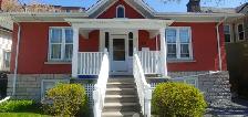Renovated Heritage Living: Fully Furnished Downtown Apt