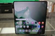 Motorola Razr Fold 2026 - Photo 3