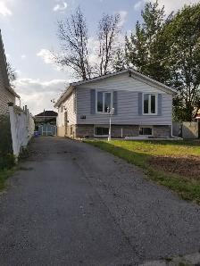 Bright, Sunny & Lrg 2 Bed on dead end Trenton street