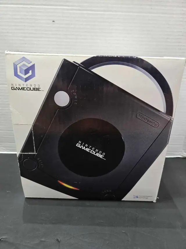 NINTENDO GAMECUBE W/GB PLAYER ADAPTER & DISC