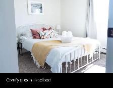 IMMACULATE LAKEVIEW FURNISHED PENTHOUSE CONDO FOR SALE - Photo 2