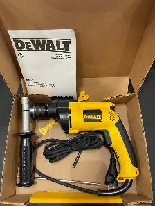 DEWALT 1/2" HAMMER DRILL CORDED DW511 - Photo 3