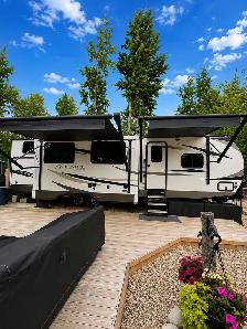2019 Solarie 312TSQBK Bunkhouse travel trailer, half ton towable