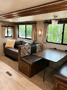 2019 Solarie 312TSQBK Bunkhouse travel trailer, half ton towable - Photo 3