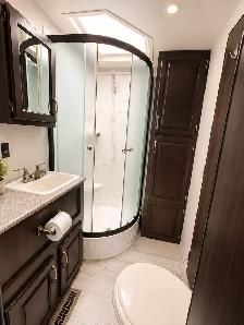 2019 Solarie 312TSQBK Bunkhouse travel trailer, half ton towable - Photo 5