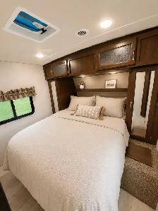 2019 Solarie 312TSQBK Bunkhouse travel trailer, half ton towable - Photo 6