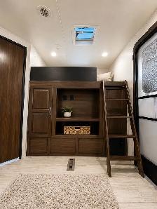 2019 Solarie 312TSQBK Bunkhouse travel trailer, half ton towable - Photo 8
