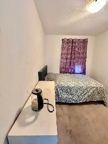 Room for rent (Barrie South - Mapleview & Essa)