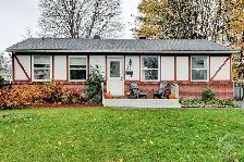 20 Dundegan Dr. #B: 2 Bedroom Apartment (Kanata, Ottawa)