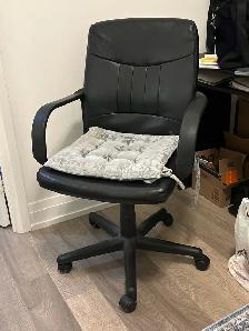 AFFORABLE DESK CHAIR - Photo 2