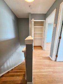 Spacious 2-storey 2 BR apt | parking   heat/water included - Photo 6
