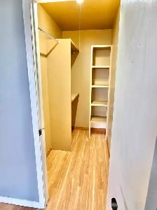 Spacious 2-storey 2 BR apt | parking   heat/water included - Photo 8