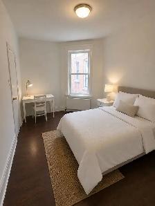Cozy Private Room Around Downtown Toronto – Dundas & Dufferin