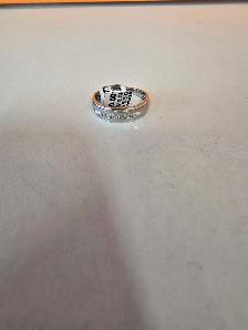 10K White Gold Diamond Ring - Photo 2