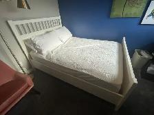Double bedframe with head and footboard