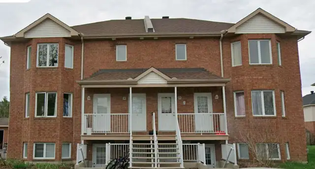 Quiet,spacious 2bedroom apt in plateau with appliances Sept 1st