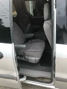 2002 Ford Windstar - Photo 6