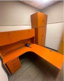 Professional Office desk with cabinets - Photo 6