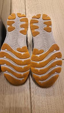 Soulier de course Asics Nimbus 24  60$ - Photo 4