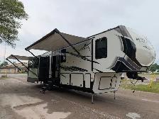 2021 Keystone Montana 384BR – Mid-Bunk, Solar & Auto-Level - Photo 2