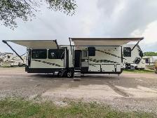 2021 Keystone Montana 384BR – Mid-Bunk, Solar & Auto-Level - Photo 3