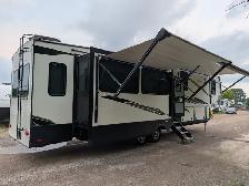 2021 Keystone Montana 384BR – Mid-Bunk, Solar & Auto-Level - Photo 4