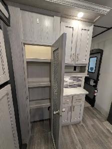 2021 Keystone Montana 384BR – Mid-Bunk, Solar & Auto-Level - Photo 9