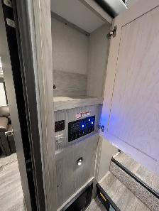 2021 Keystone Montana 384BR – Mid-Bunk, Solar & Auto-Level - Photo 17