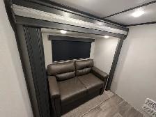 2021 Keystone Montana 384BR – Mid-Bunk, Solar & Auto-Level - Photo 18
