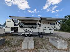 2020 Grand Design RV Solitude 3950BH  4 Slides, 2 Full Baths - Photo 3