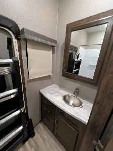 2020 Grand Design RV Solitude 3950BH  4 Slides, 2 Full Baths - Photo 18