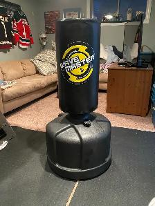 Century Wavemaster Freestanding Punching Bag w/ adjustable Stand - Photo 2