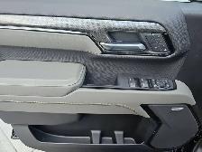 2025 Chevrolet Silverado 1500 ZR2 - Photo 12
