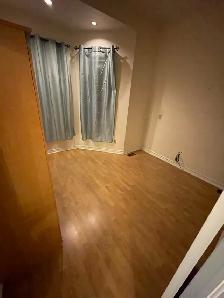 3 bdrm student apartment on TMU (Ryerson) Campus - Photo 3