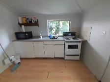 Small 1 BDRM Bachelor Apmt Near Sutton, ON - Photo 3