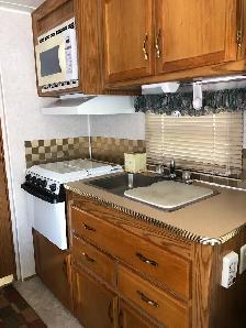 2001 Fifth wheel Camper trailerQwest by Jayco - Photo 5