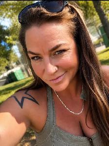 looking for a pt serving /bartending job.