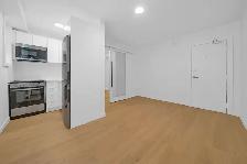 Renovated bachelor, St. Clair and Yonge - ID 1745 - Photo 3