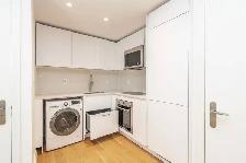 Renovated bachelor, Yonge & St. Clair - ID 2900 - Photo 2