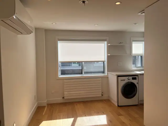 Renovated studio, Yonge and St. Clair - ID 2833