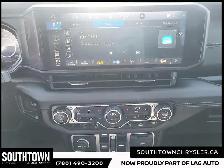 2024 Jeep Wrangler Sahara - Photo 16