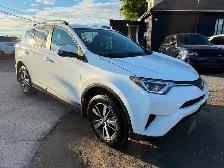 2018 Toyota RAV4 LE - Photo 3