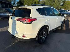 2018 Toyota RAV4 LE - Photo 6
