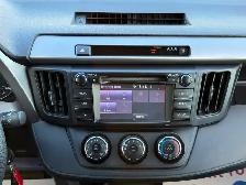 2018 Toyota RAV4 LE - Photo 14