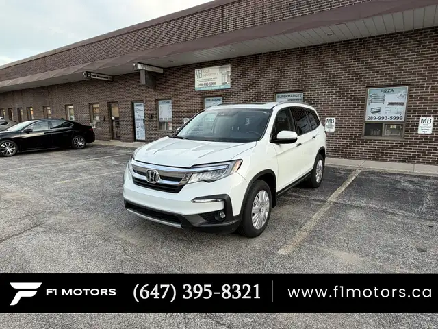 2022 Honda Pilot Touring AWD With Captain's Chairs | Single Owne