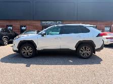 2025 Toyota RAV4 Hybrid XLE AWD PREMIUM, LEATHER, SUNROOF - Photo 4